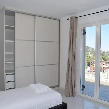 Black & White Apartman